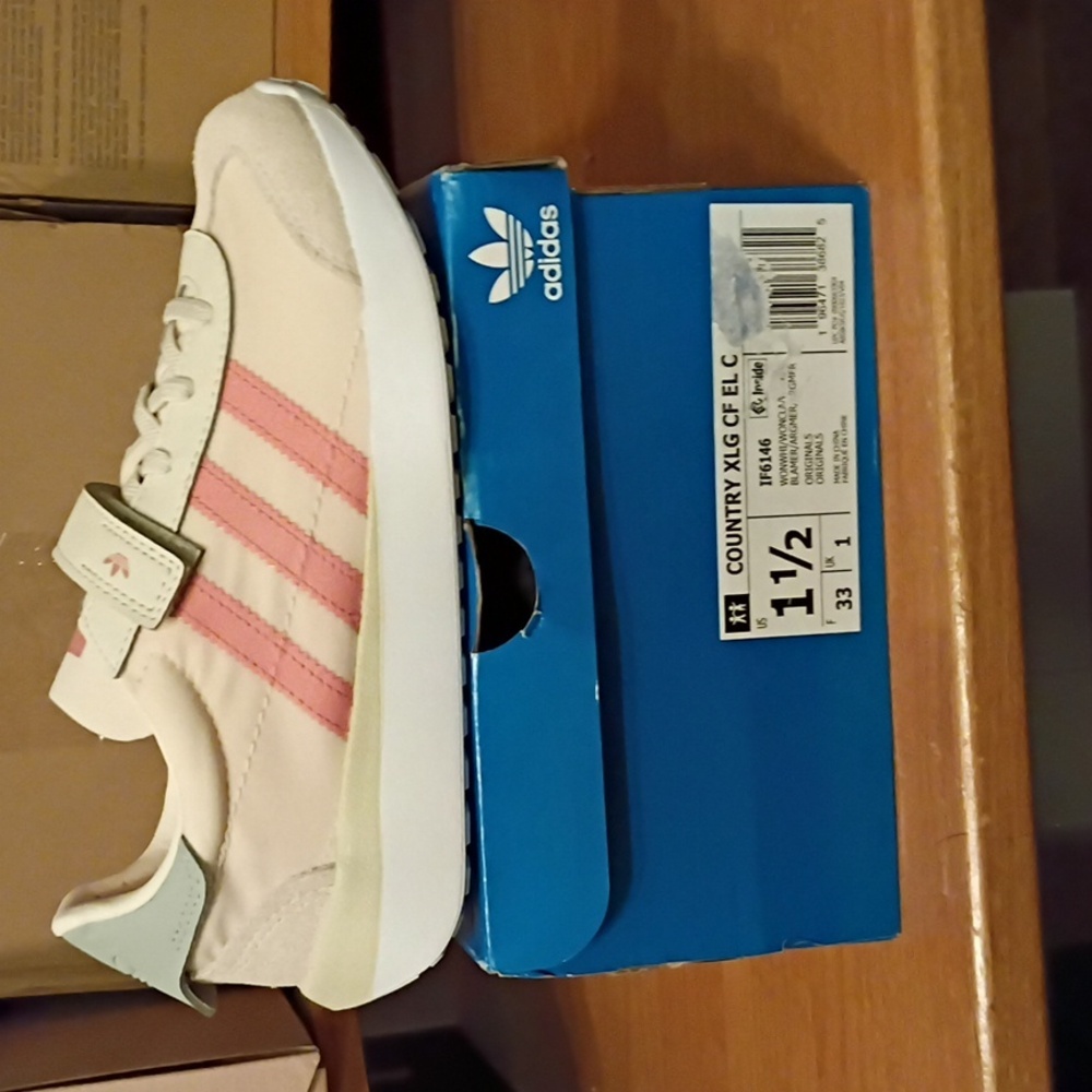 Adidas Country XLG Kids Sz 1.5